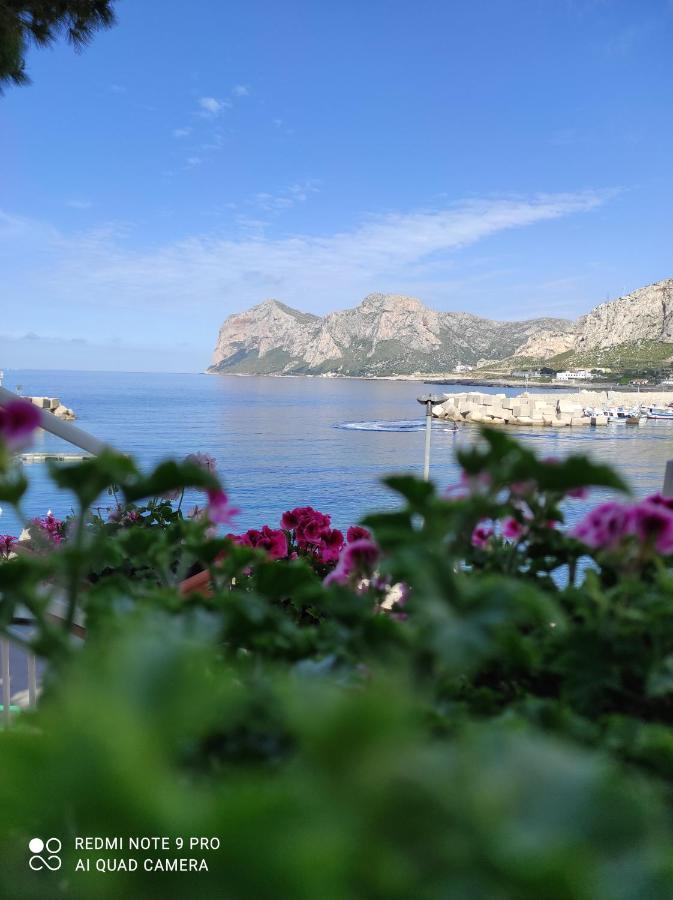 La Casa Di Giulio - Holiday Home إزولا ديلي فيمين المظهر الخارجي الصورة