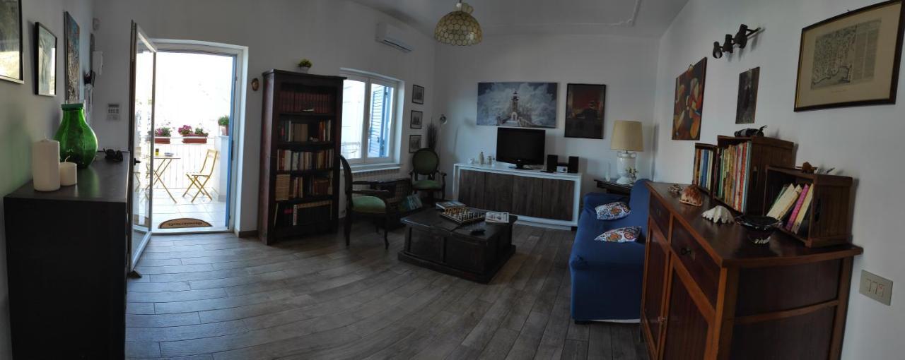 La Casa Di Giulio - Holiday Home إزولا ديلي فيمين المظهر الخارجي الصورة